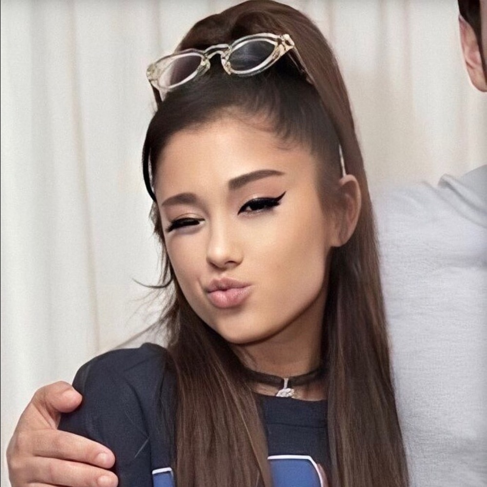 Meet your Posher, Avery